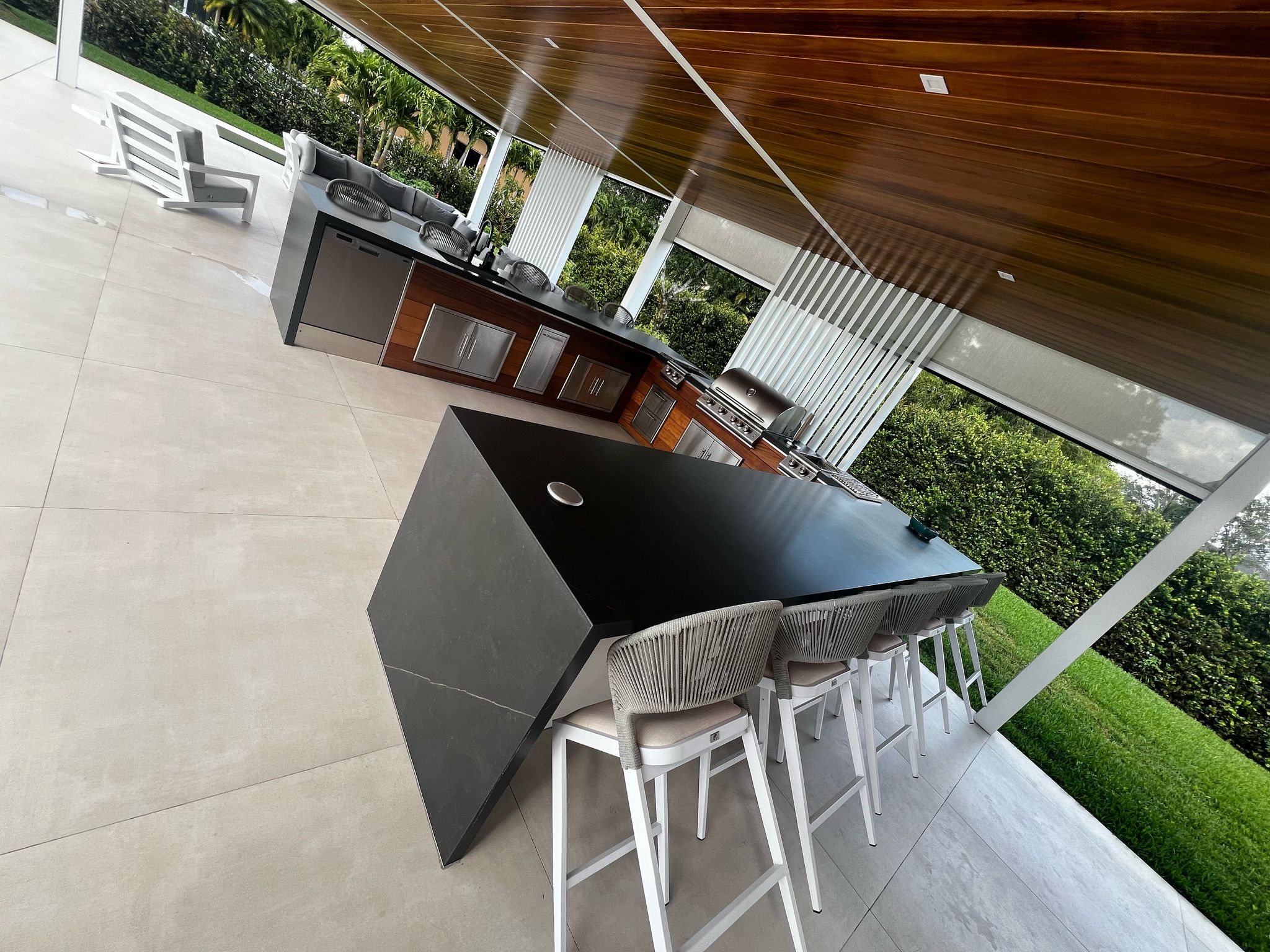 Outdoor Kitchen & BBQ